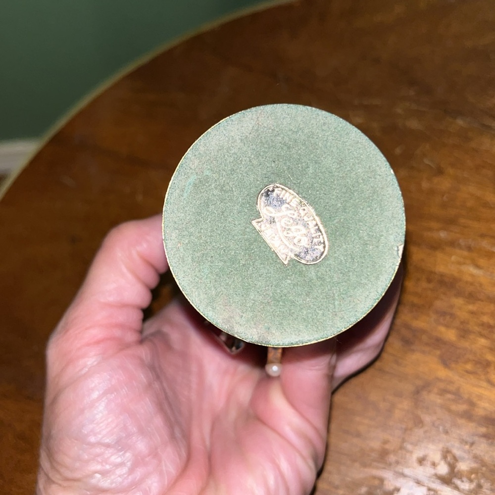 Vintage 1950s to 1960s Red Velvet/Brass Metal Pincushion World/Globe Shaped - Picture 5 of 7